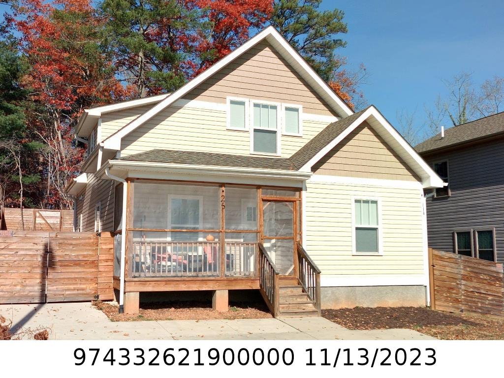A picture of the property located at 25 YARROW MEADOW RD, WEAVERVILLE NC 28787.