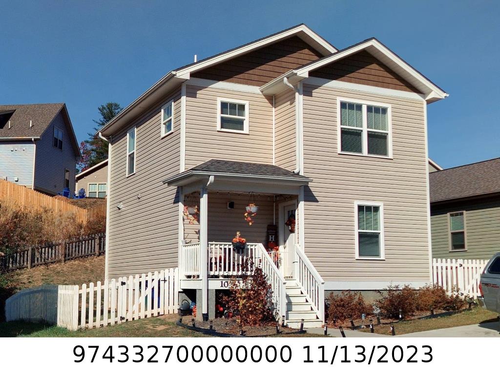 A picture of the property located at 10 LILLIE FARM LN, WEAVERVILLE NC 28787.