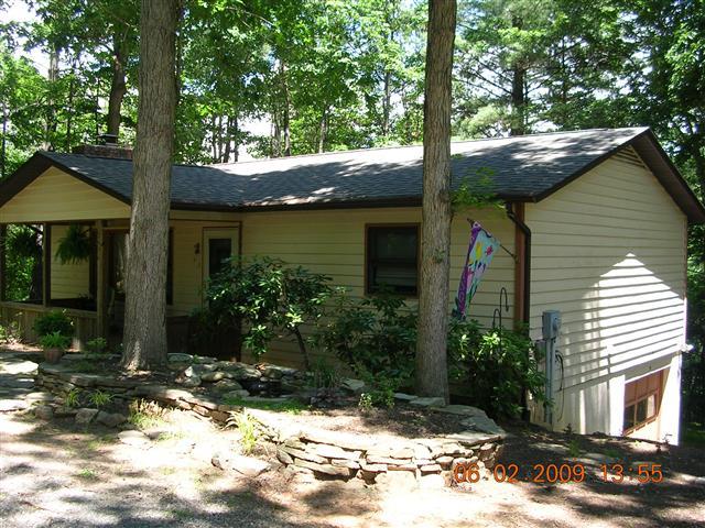 A picture of the property located at 5 LEISURE LN, WEAVERVILLE NC 28787.