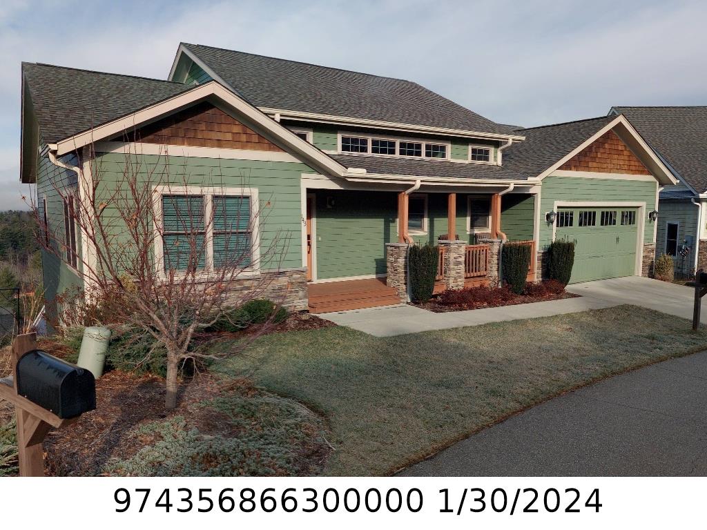 A picture of the property located at 143 STARVIEW KNL, WEAVERVILLE NC 28787.