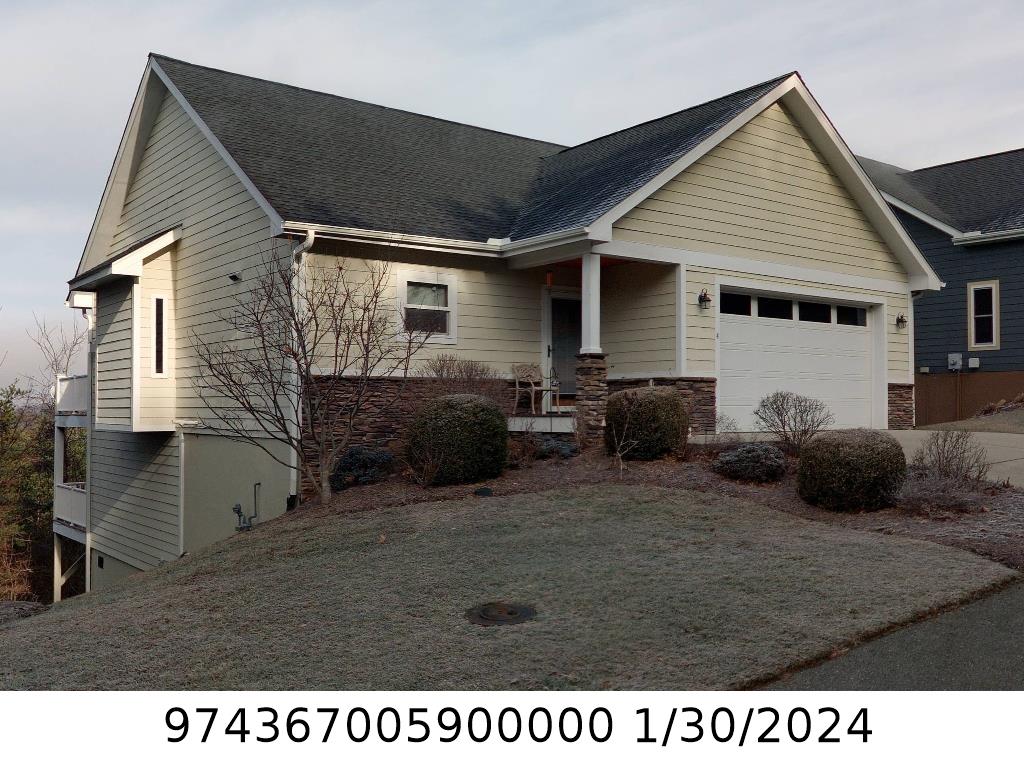 A picture of the property located at 4 BRILLIANT SUNSET LN, WEAVERVILLE NC 28787.