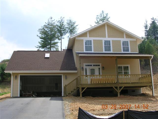 A picture of the property located at 26 MACDOUGALL LN, WEAVERVILLE NC 28787.