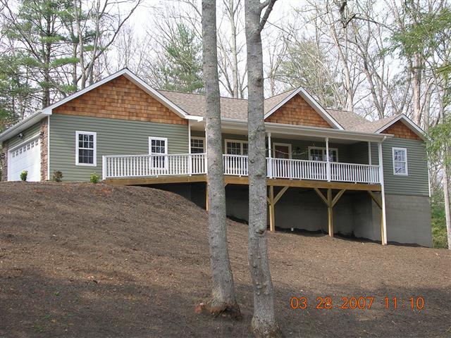A picture of the property located at 153 DOUBLE BROOK DR, WEAVERVILLE NC 28787.