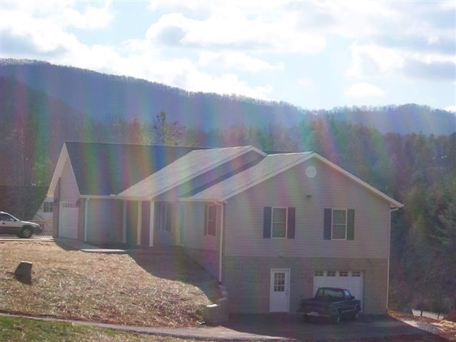 A picture of the property located at 523 BROOK KNOLL CIR, WEAVERVILLE NC 28787.