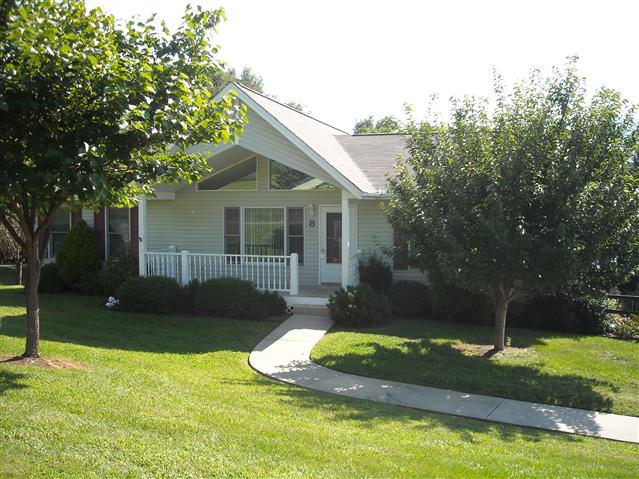 A picture of the property located at 8 RYAN LN, WEAVERVILLE NC 28787.