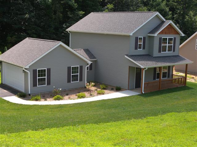 A picture of the property located at 44 HEATHER MIST DR, WEAVERVILLE NC 28787.