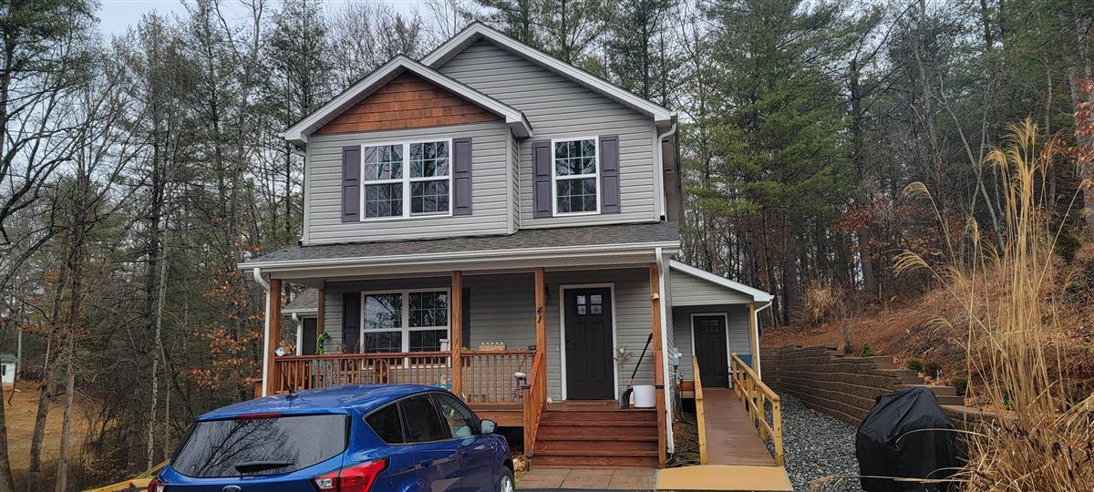 A picture of the property located at 41 HEATHER MIST DR, WEAVERVILLE NC 28787.