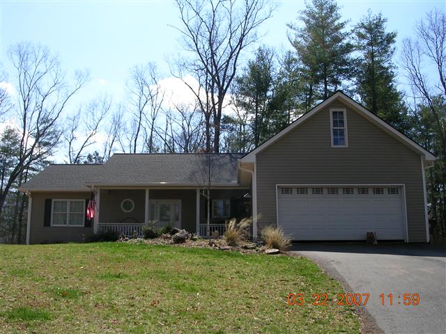 A picture of the property located at 26 ROSE BRIAR CIR, WEAVERVILLE NC 28787.