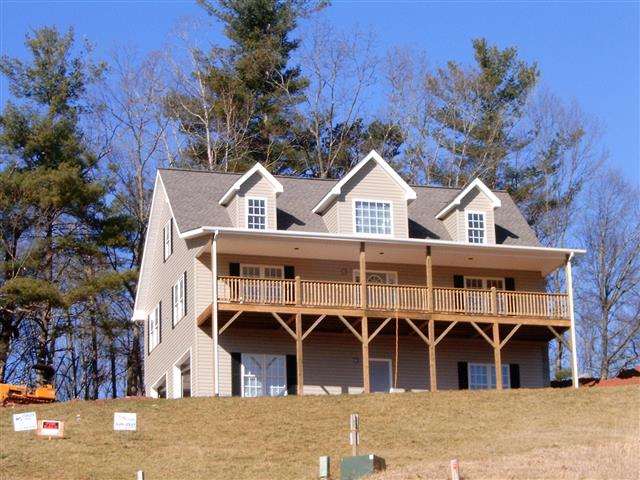 A picture of the property located at 9 ROSE BRIAR CIR, WEAVERVILLE NC 28787.