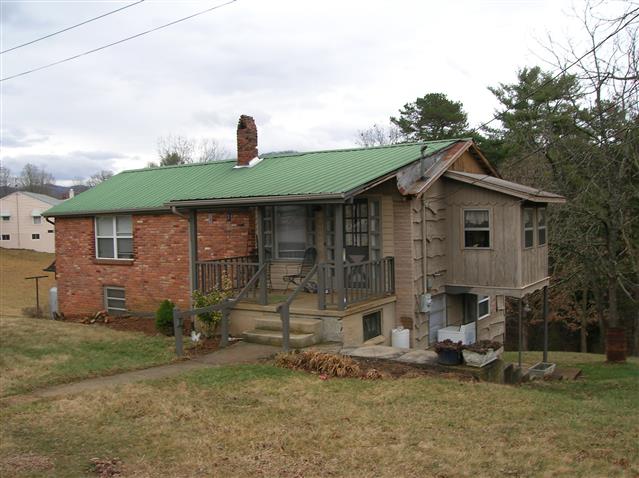 A picture of the property located at 140 LOCUST GROVE RD, WEAVERVILLE NC 28787.