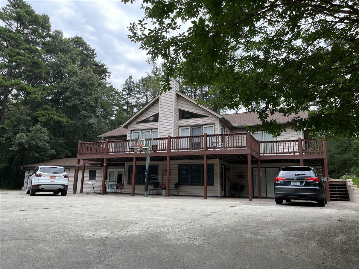 A picture of the property located at 35 LOYAL LN, WEAVERVILLE NC 28787.