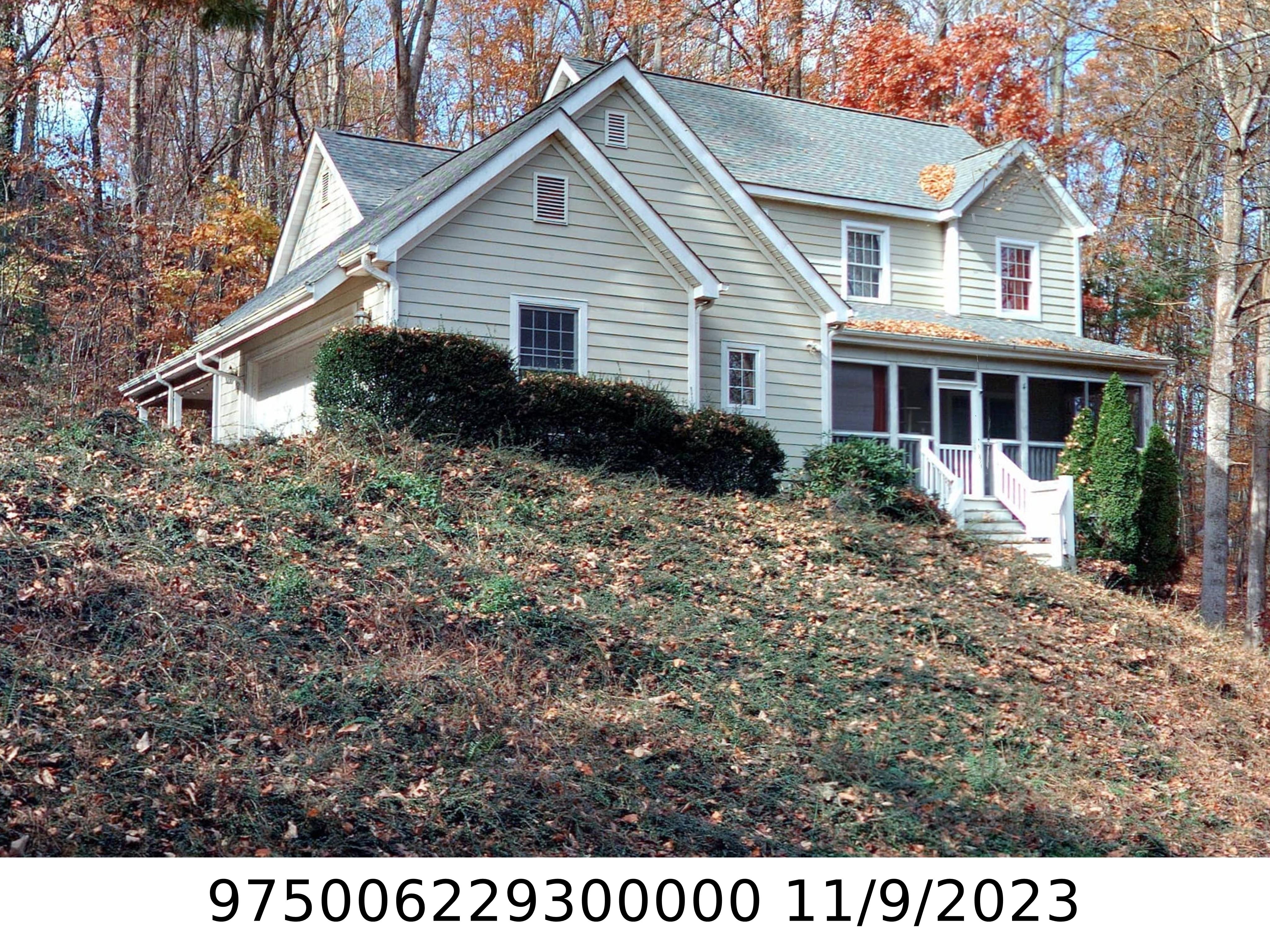 A picture of the property located at 4 CRESCENT LN, ASHEVILLE NC 28804.