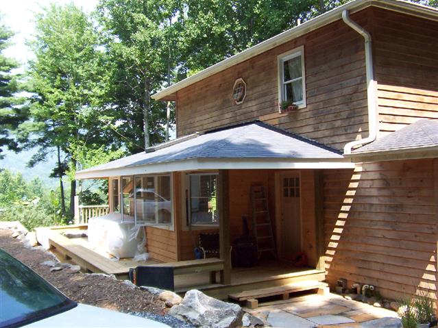 A picture of the property located at 4 CRICKET LN, ASHEVILLE NC 28804.