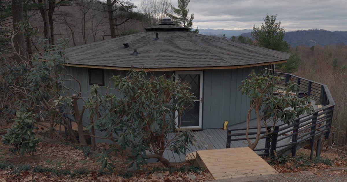 A picture of the property located at 4 HOPE LN, ASHEVILLE NC 28804.