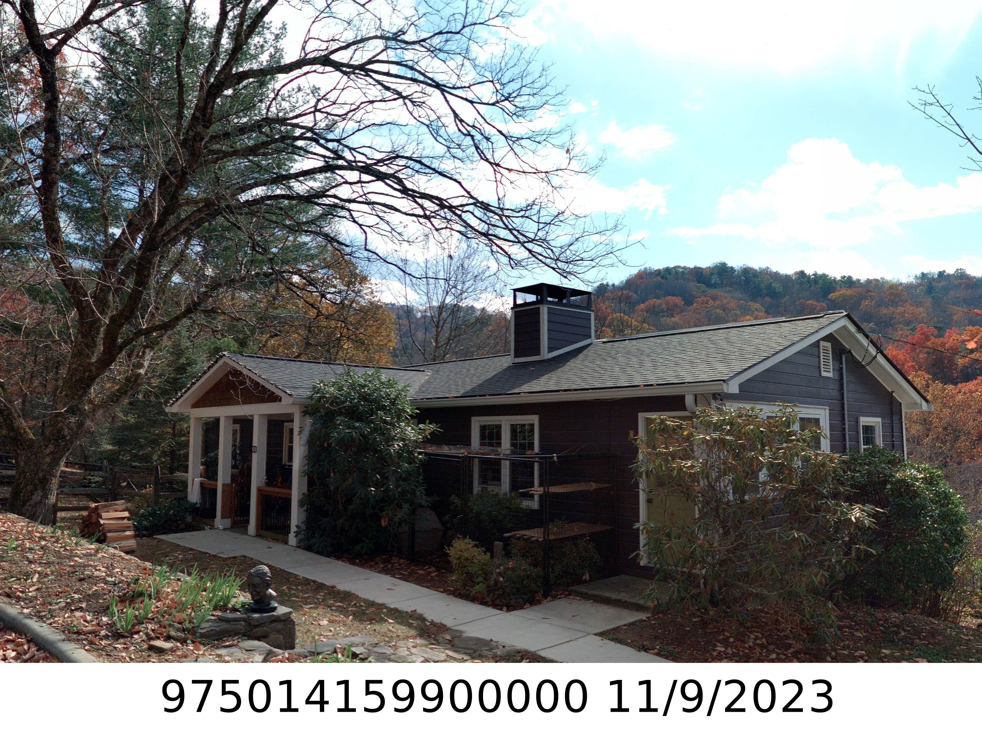A picture of the property located at 33 SONNET LN, ASHEVILLE NC 28804.