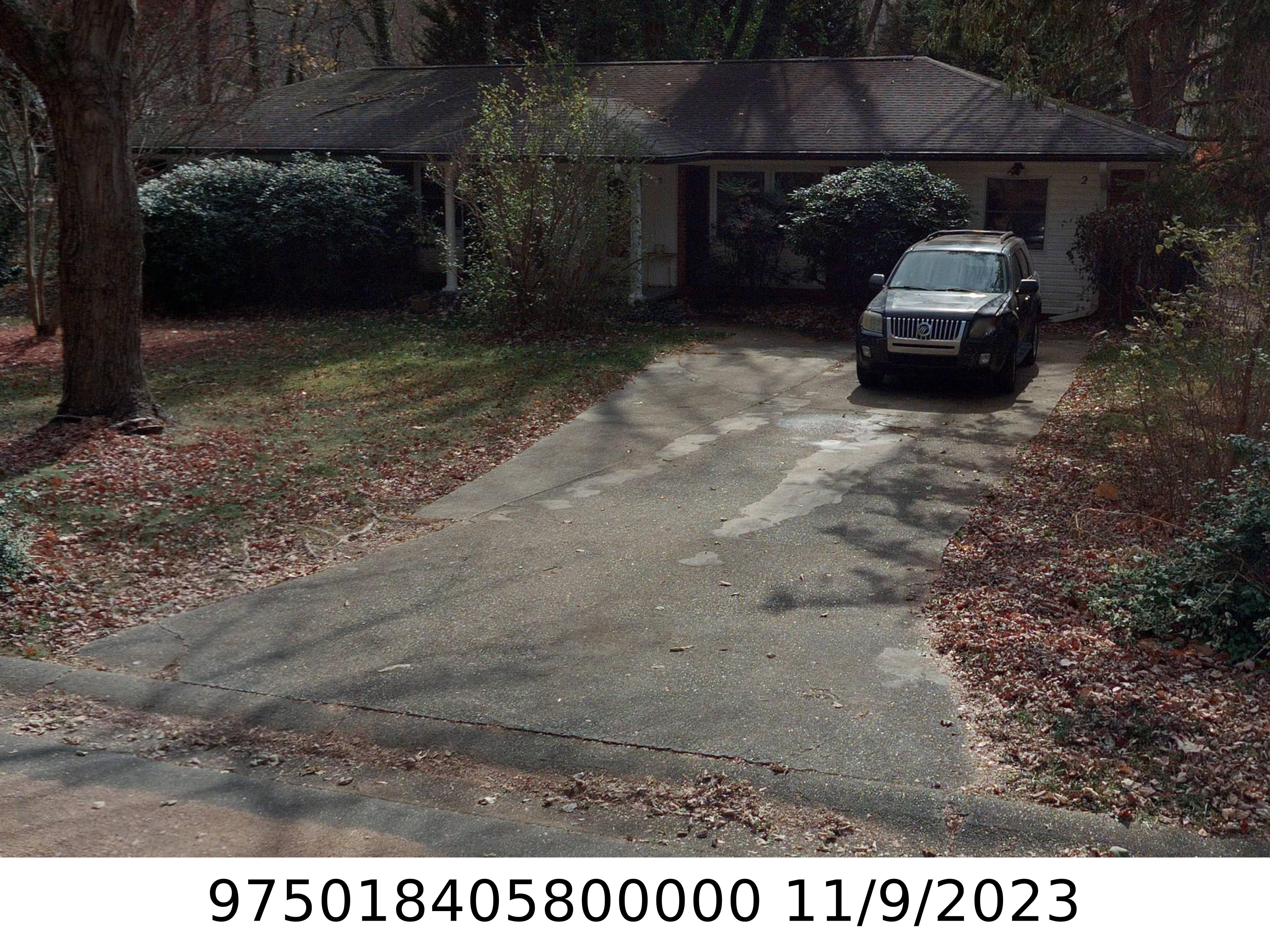 A picture of the property located at 2 FERNBROOK PL, ASHEVILLE NC 28804.