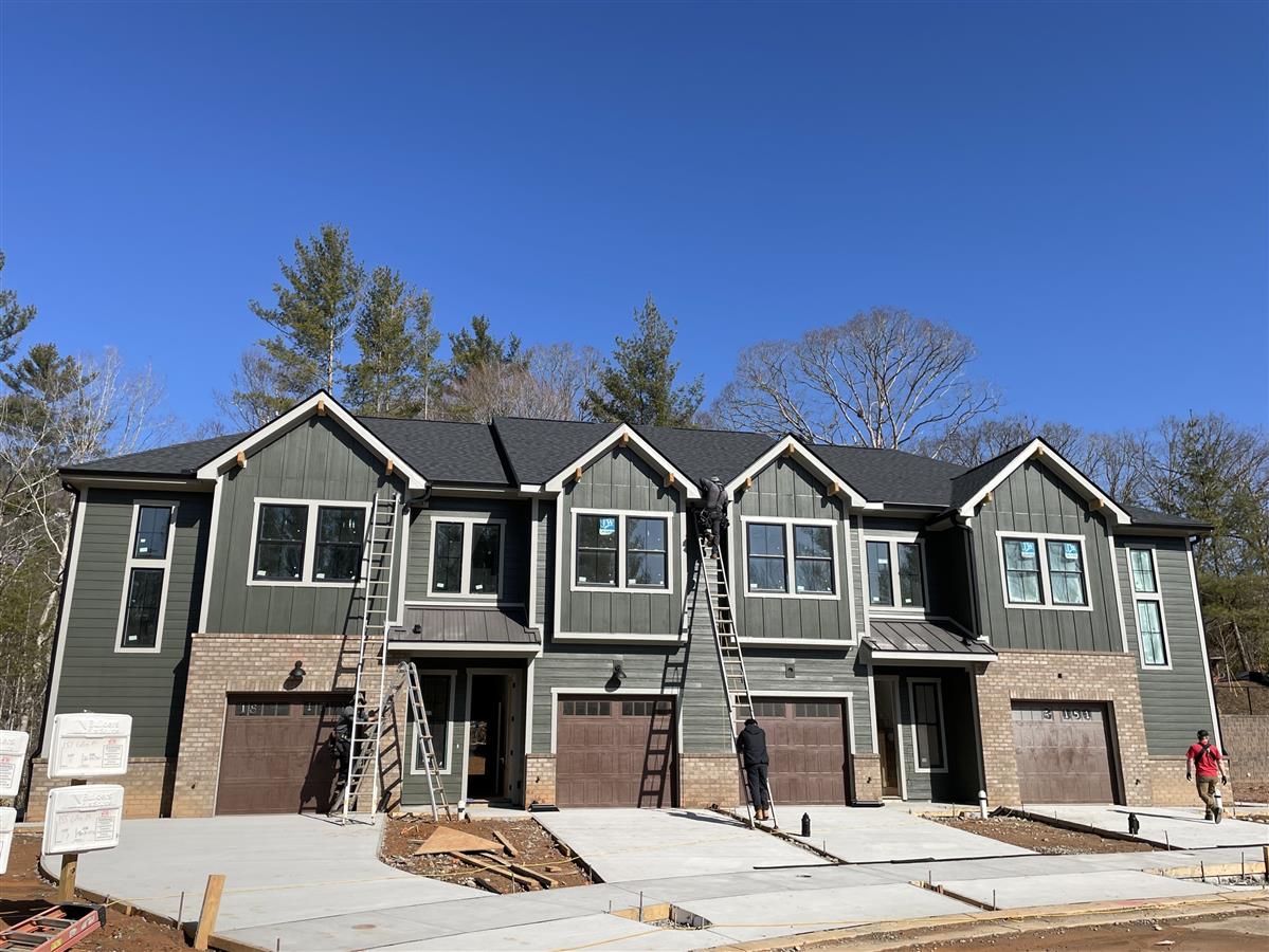 A picture of the property located at 157 COLLIN PL.