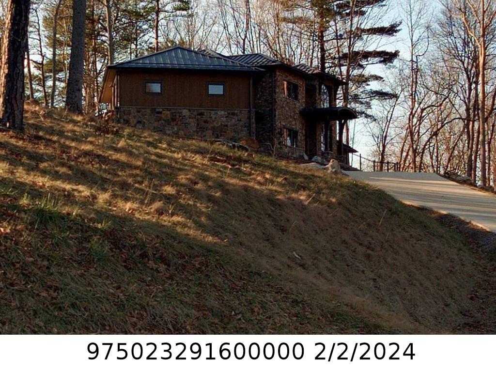 A picture of the property located at 102 LONGSPUR LANE EXT, ASHEVILLE NC 28804.