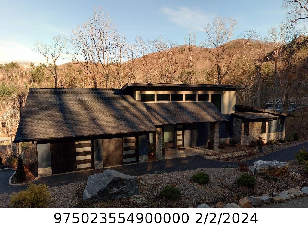 A picture of the property located at 91 LONGSPUR LN, ASHEVILLE NC 28804.