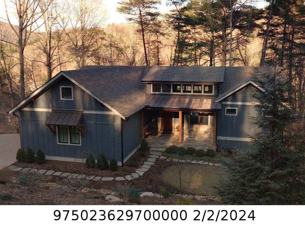 A picture of the property located at 73 LONGSPUR LN, ASHEVILLE NC 28804.