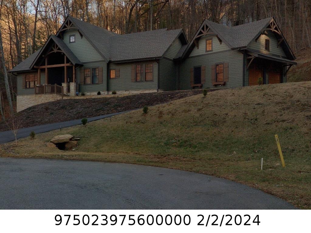 A picture of the property located at 44 WOODLAND ASTER WAY, ASHEVILLE NC 28804.