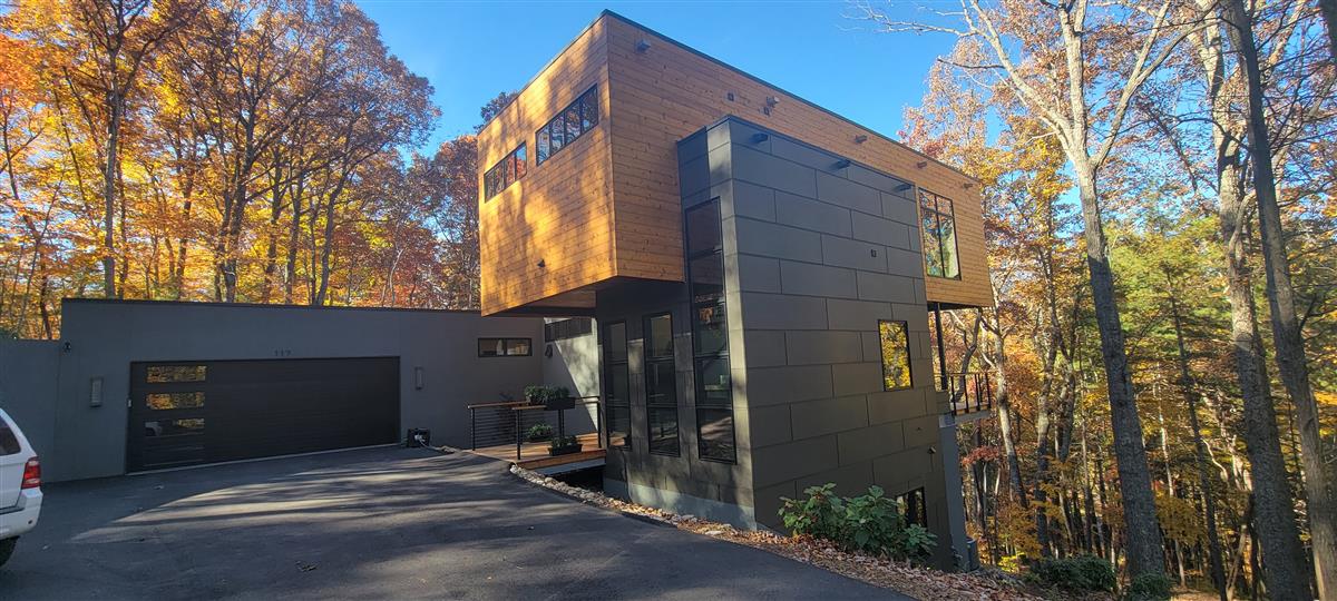 A picture of the property located at 117 LONGSPUR LANE EXT, ASHEVILLE NC 28804.