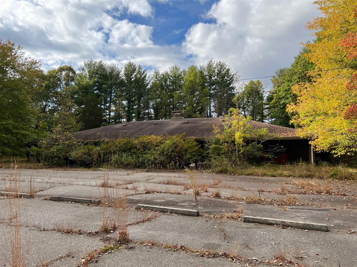 A picture of the property located at 100 COLLIN PL ASHEVILLE NC.