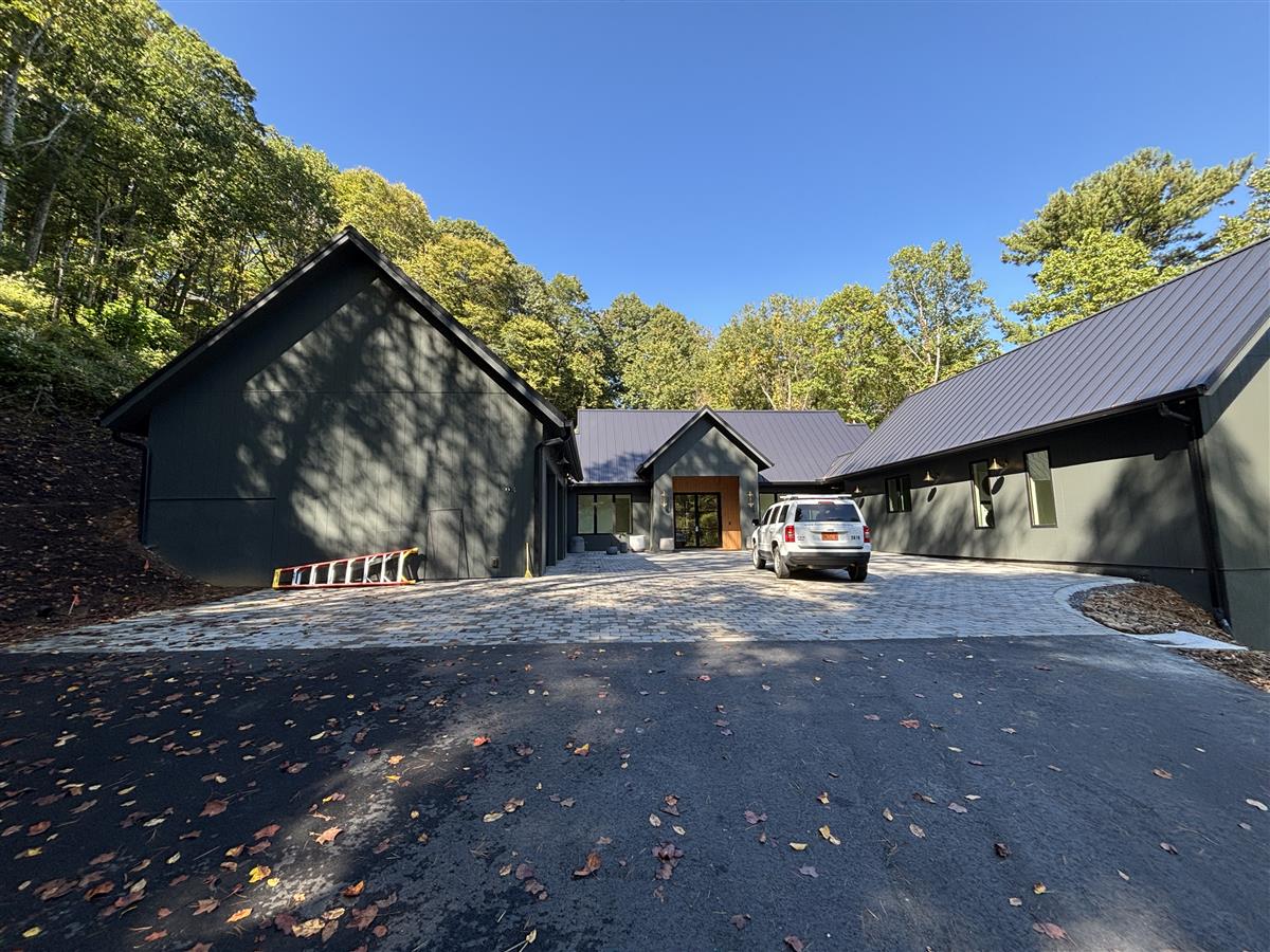 A picture of the property located at 103 BARTRAMS WALK DR, ASHEVILLE NC 28804.