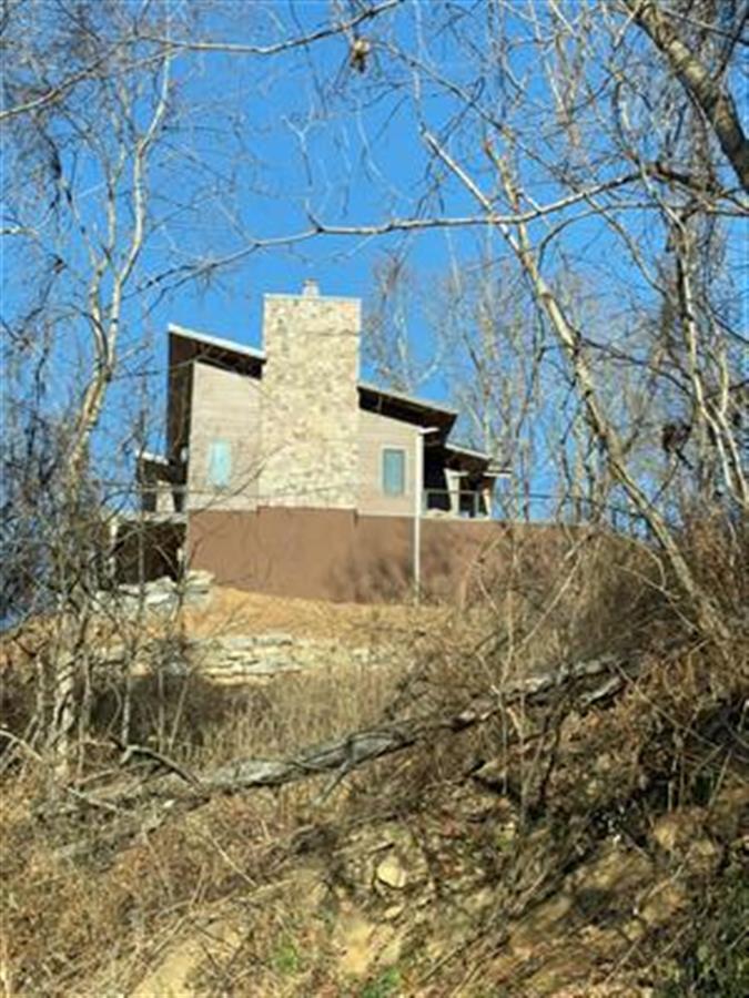 A picture of the property located at 39 FALCONWOOD LN, ASHEVILLE NC 28804.