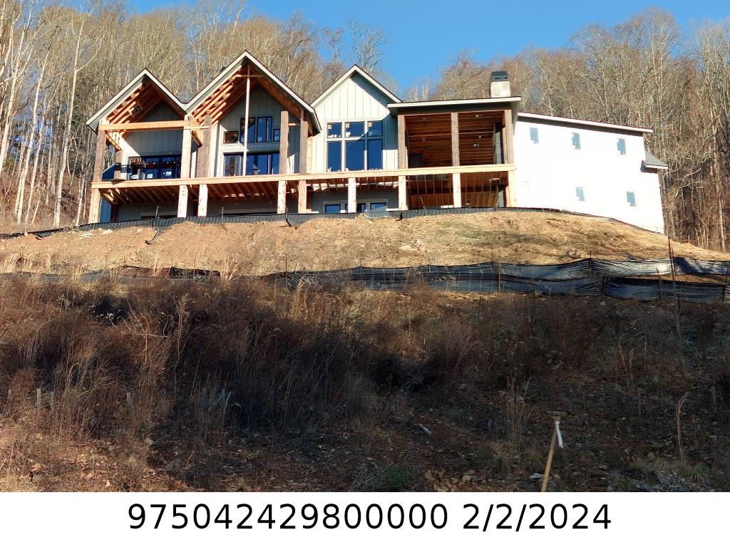A picture of the property located at 98 BARTRAMS WALK DR, ASHEVILLE NC 28804.