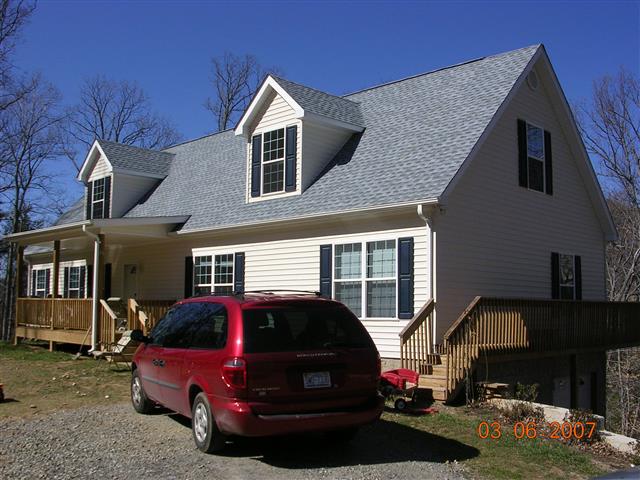 A picture of the property located at 98 LAWTERDALE CIR, ASHEVILLE NC 28804.