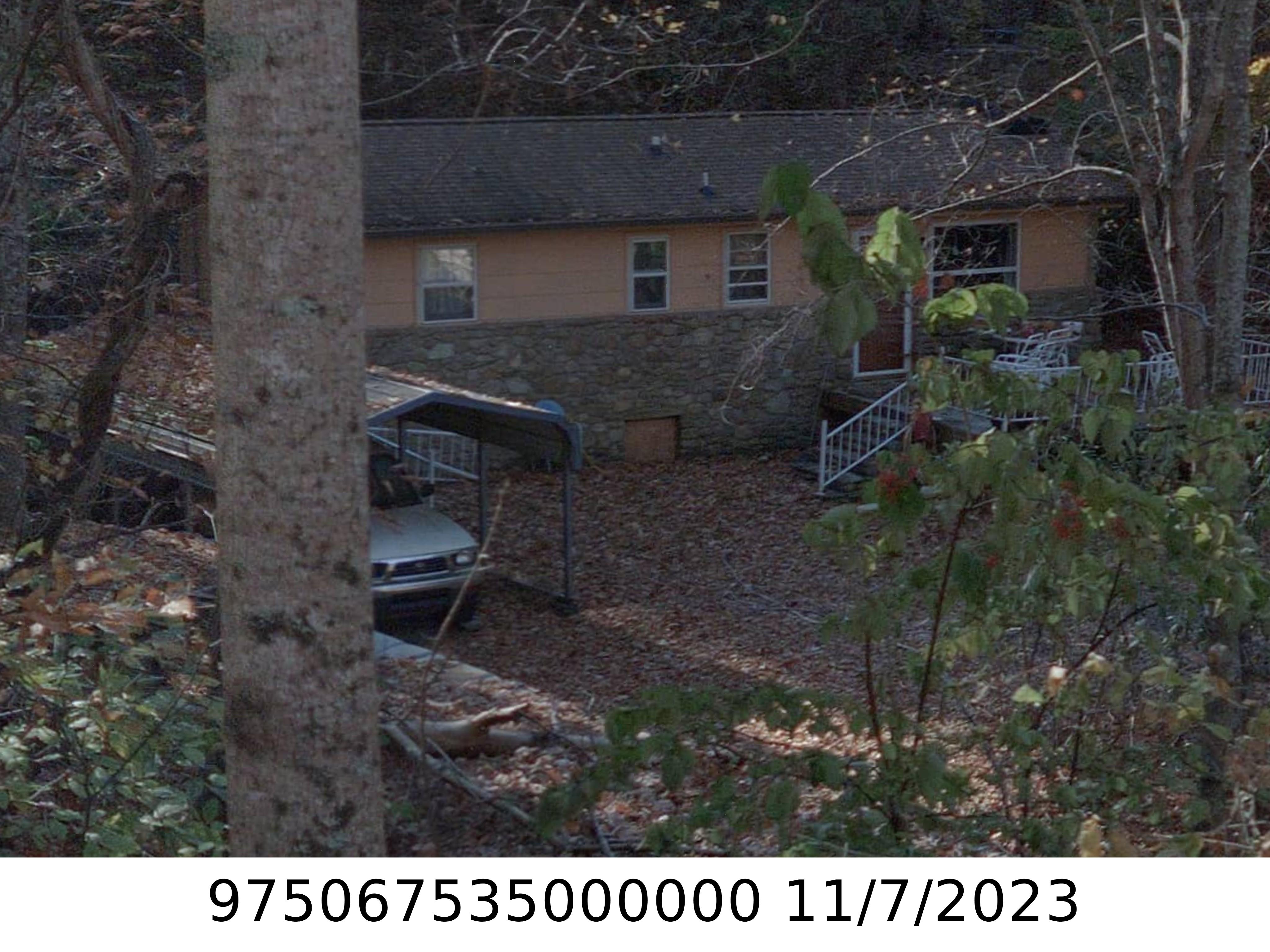 A picture of the property located at 38 LAWTERDALE CIR, ASHEVILLE NC 28804.