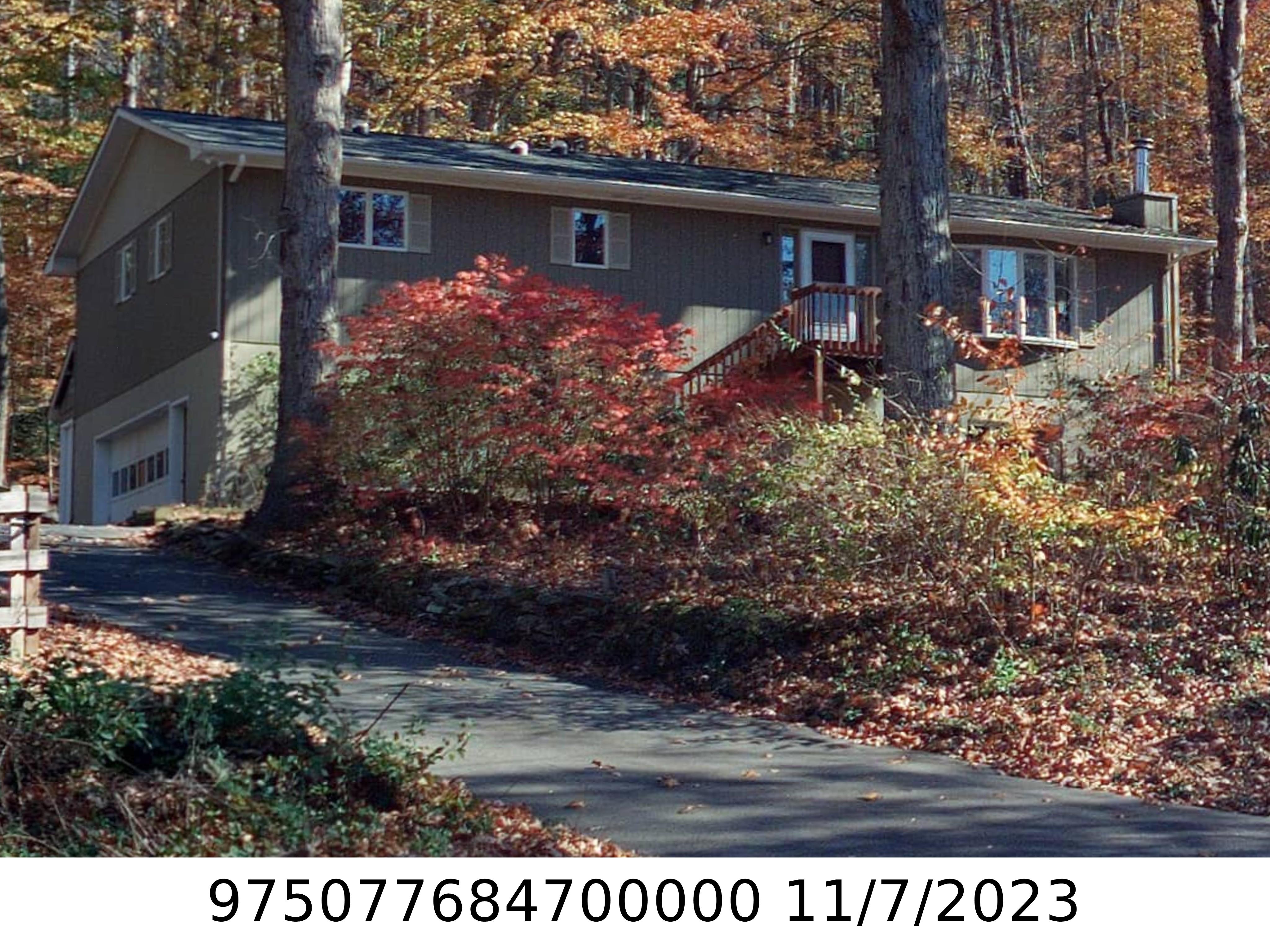 A picture of the property located at 8 BEECH TREE LN, ASHEVILLE NC 28804.
