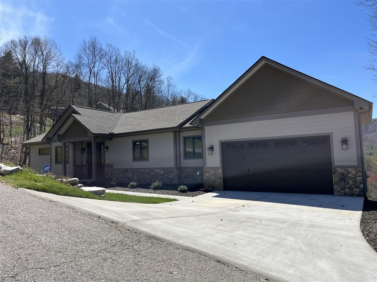 A picture of the property located at 17 HERRON VIEW LN, WEAVERVILLE NC 28787.