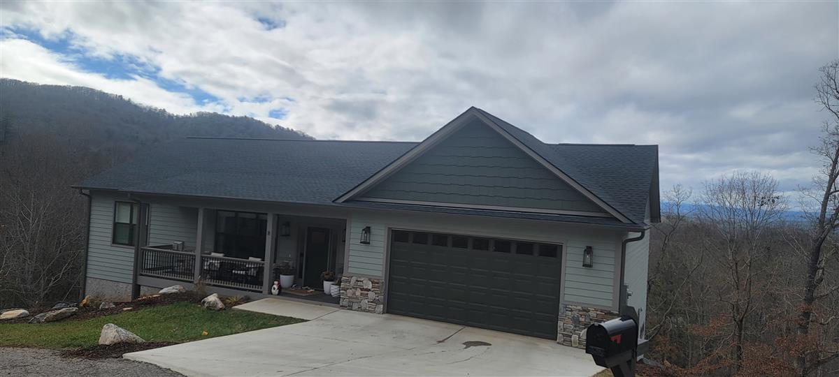 A picture of the property located at 8 HERRON VIEW LN, WEAVERVILLE NC 28787.