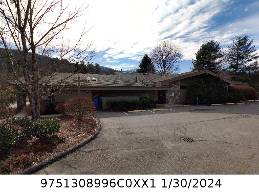 A picture of the property located at 42 STONY RDG, ASHEVILLE NC 28804.