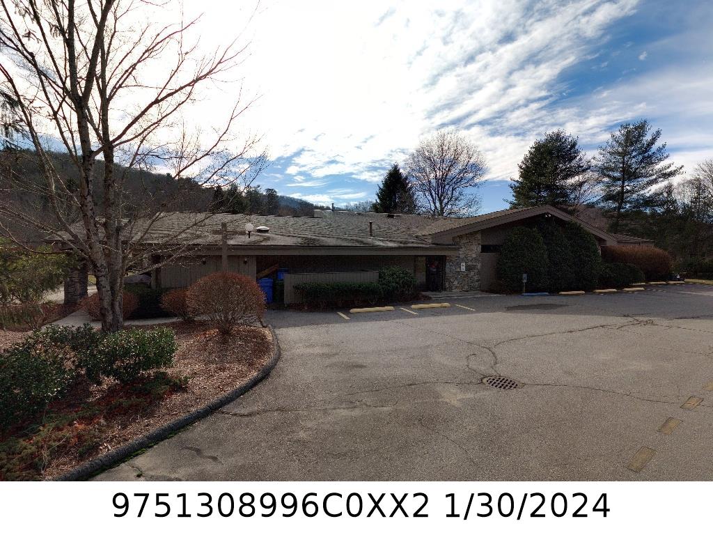 A picture of the property located at 44 STONY RDG, ASHEVILLE NC 28804.
