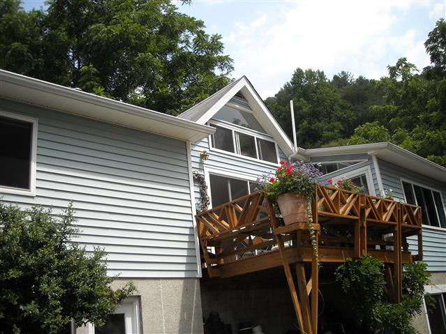 A picture of the property located at 46 PERENNIAL RDG UNINCORPORATED.