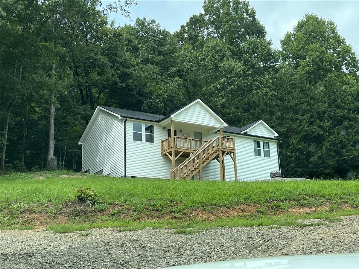 A picture of the property located at 212 ELLER COVE RD.