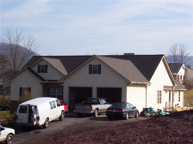 A picture of the property located at 7 TERRA GLEN LN, WEAVERVILLE NC 28787.