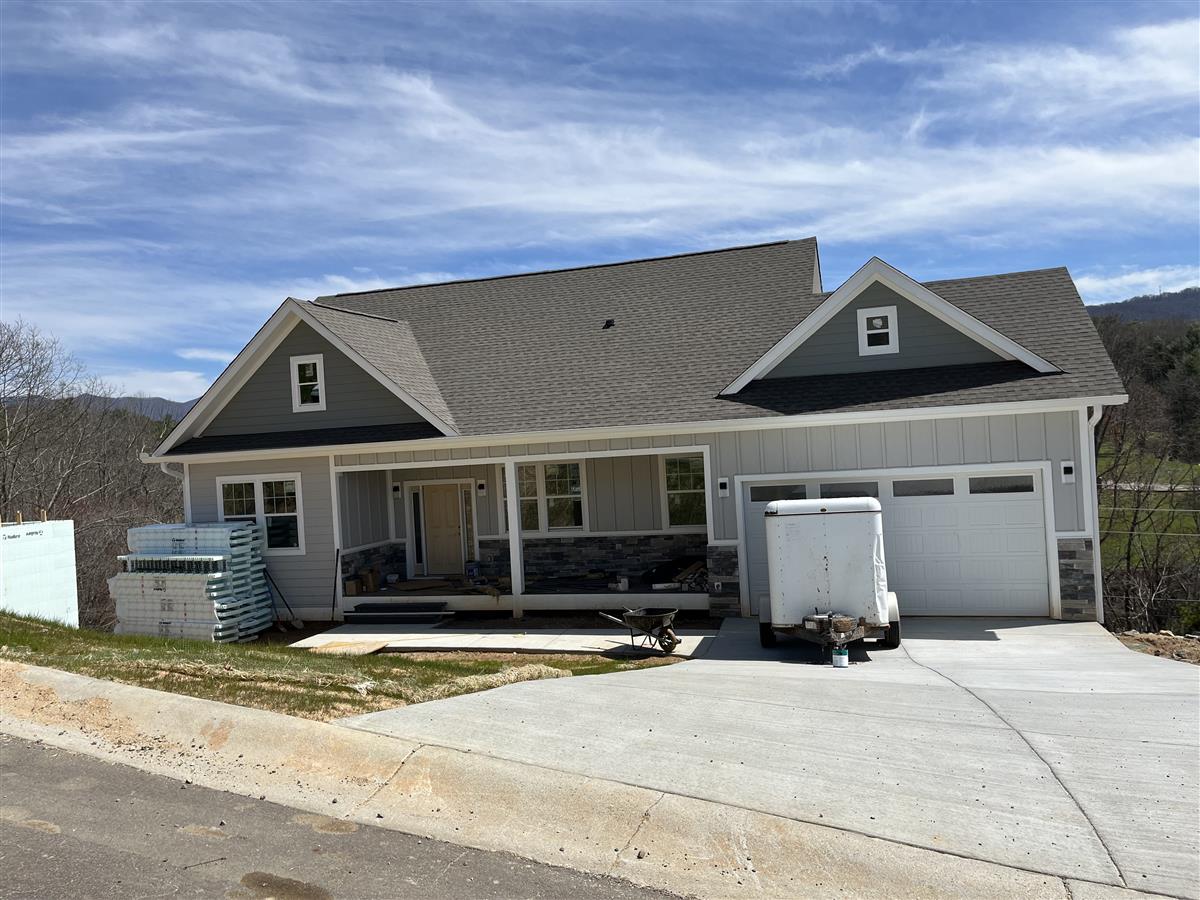 A picture of the property located at 154 AMBLERS KNOLL RD, WEAVERVILLE NC 28787.