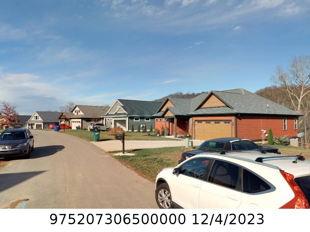 A picture of the property located at 29 AL DORF DR, WEAVERVILLE NC 28787.