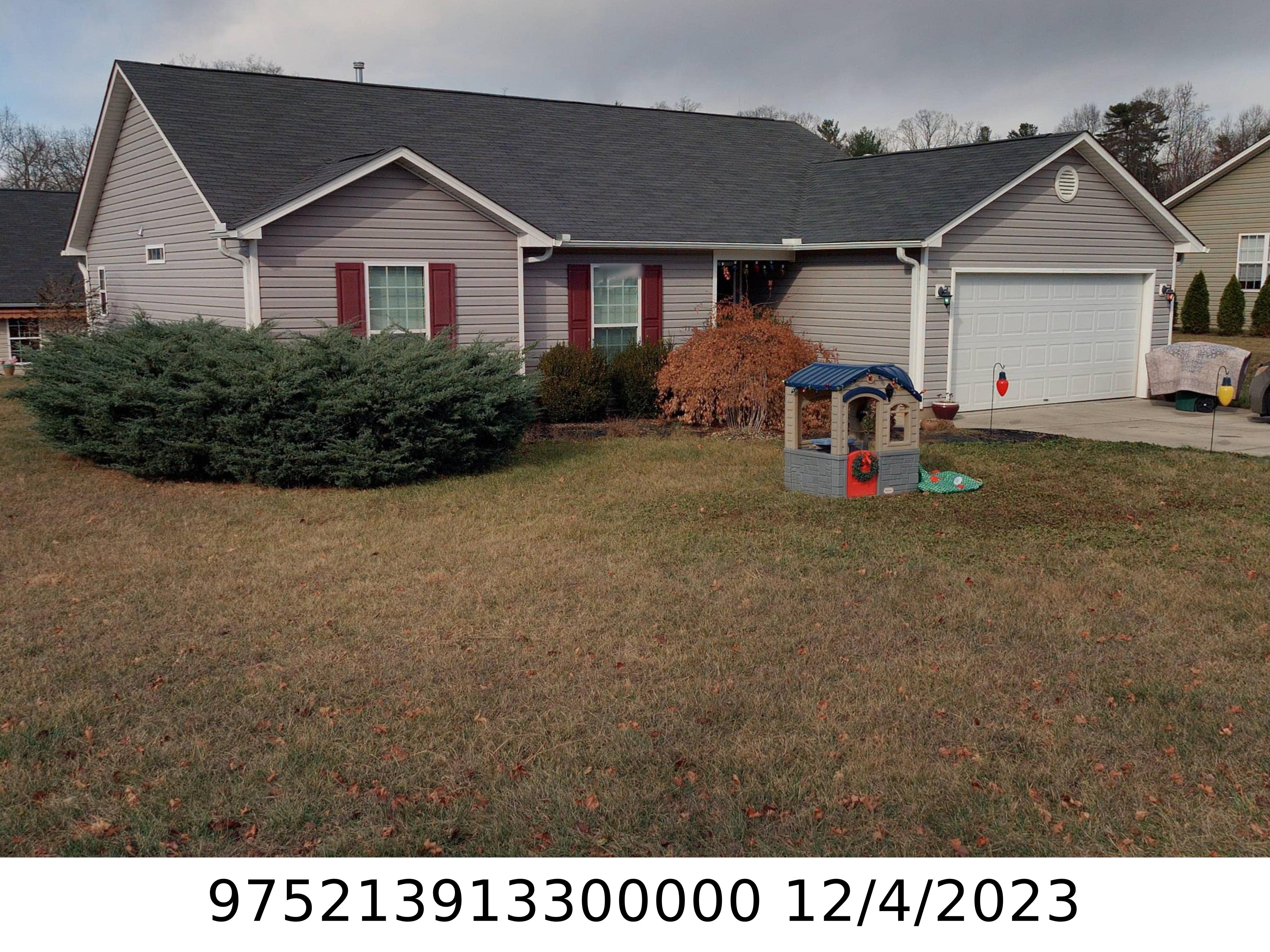 A picture of the property located at 6 THISTLEWOOD CT, WEAVERVILLE NC 28787.