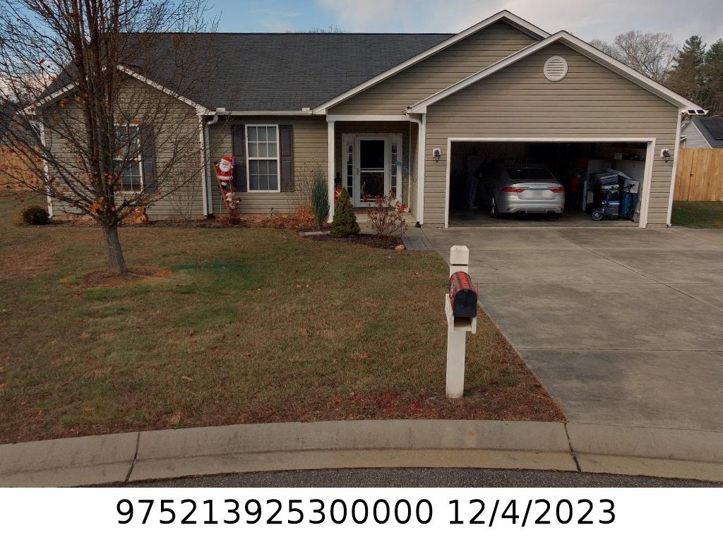 A picture of the property located at 14 THISTLEWOOD CT, WEAVERVILLE NC 28787.