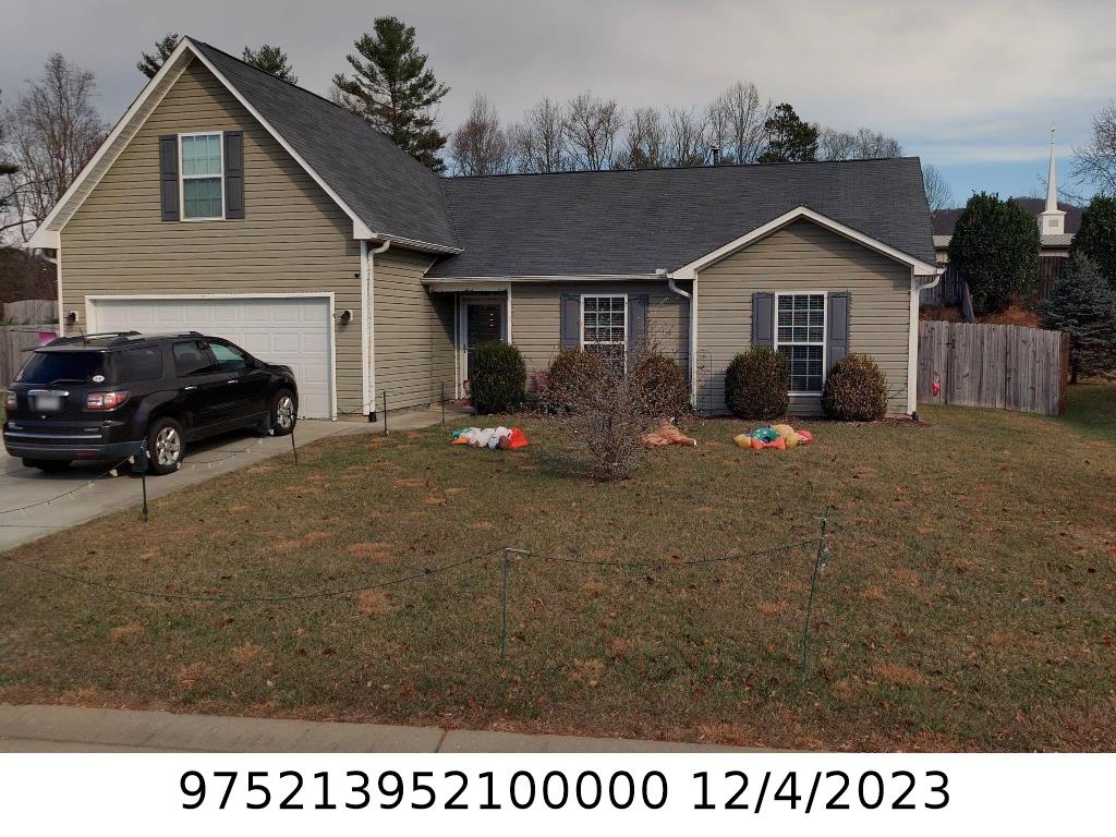A picture of the property located at 17 WOODBRIAR RD, WEAVERVILLE NC 28787.