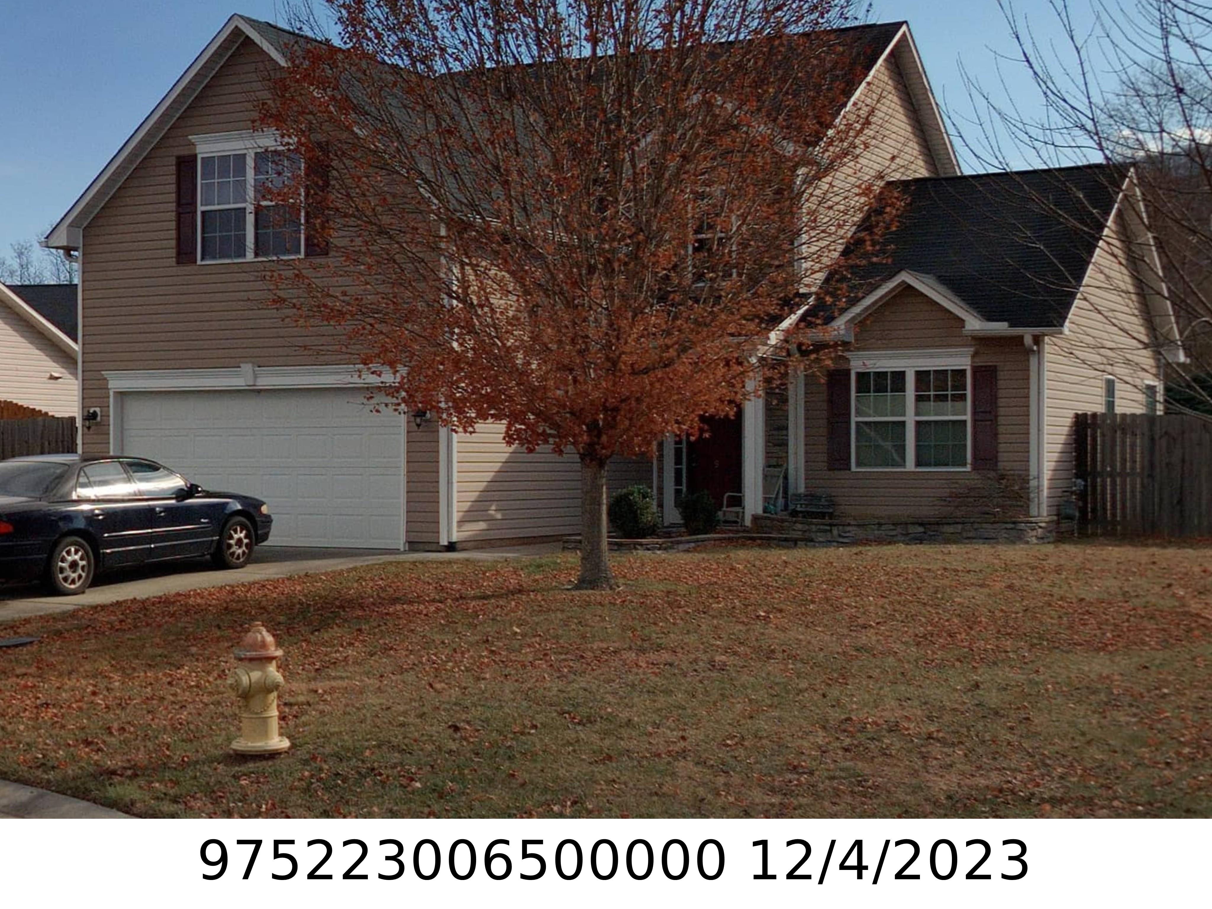A picture of the property located at 9 THISTLEWOOD CT, WEAVERVILLE NC 28787.