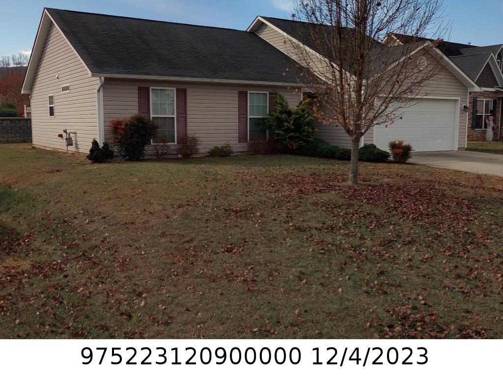 A picture of the property located at 8 WOODBRIAR RD, WEAVERVILLE NC 28787.