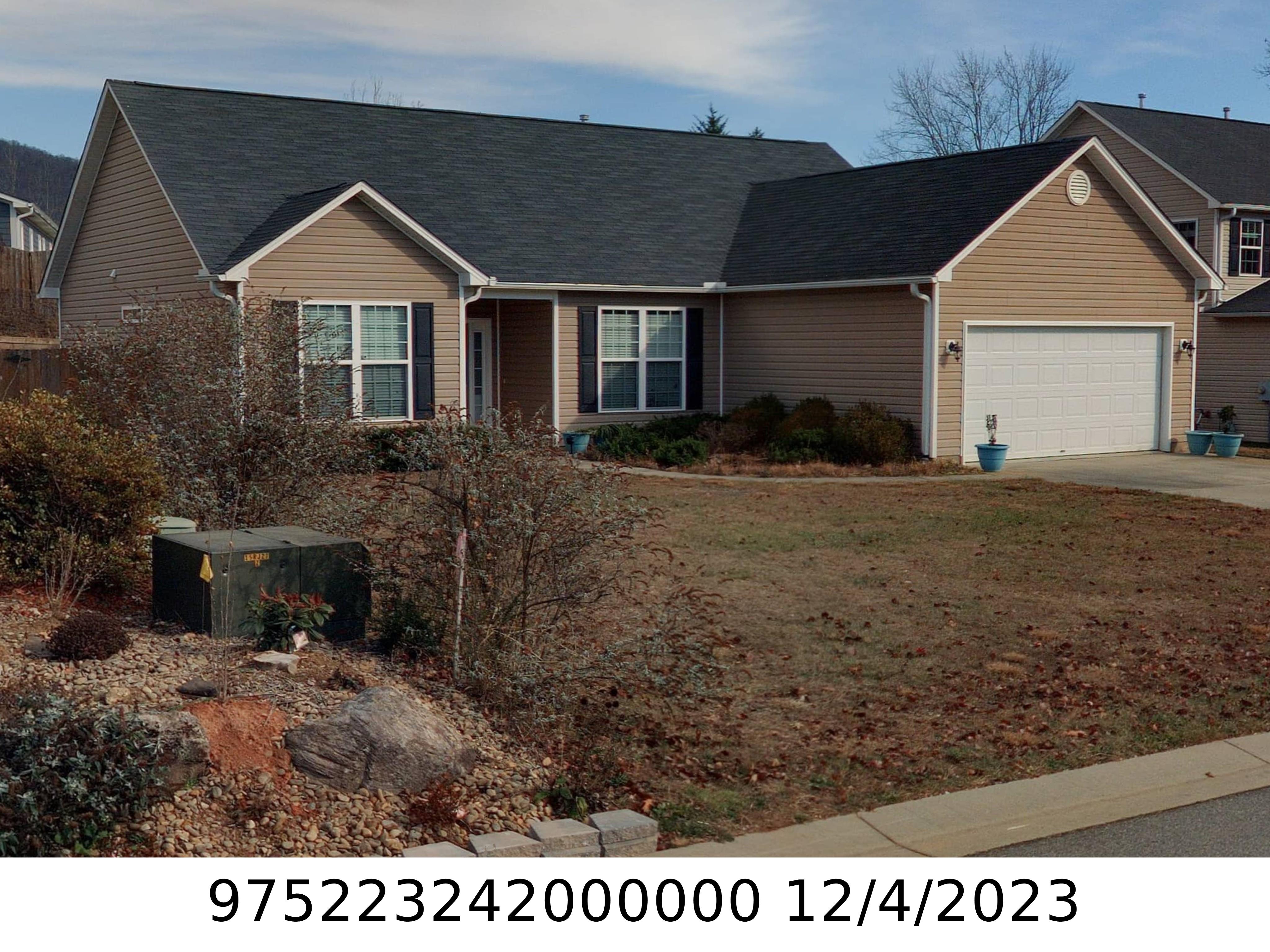 A picture of the property located at 7 WOODBRIAR RD, WEAVERVILLE NC 28787.
