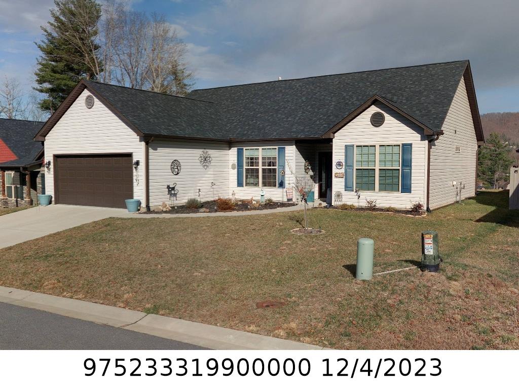 A picture of the property located at 403 BELL LILY DR, WEAVERVILLE NC 28787.