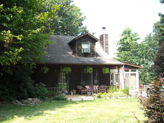 A picture of the property located at 31 CEDAR HILL LN, WEAVERVILLE NC 28787.